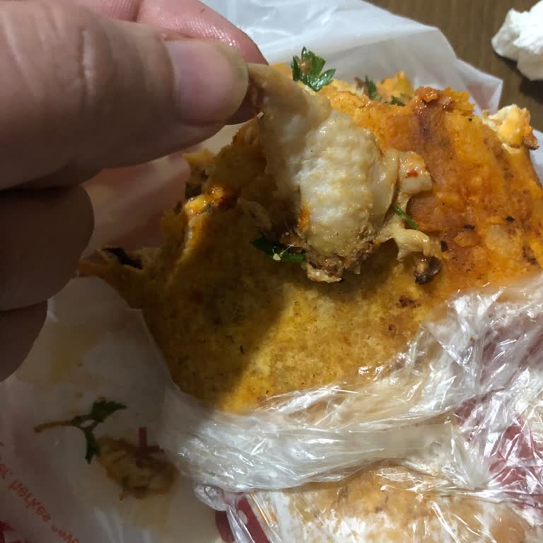 Mogaf Hatay Döner Dürümün İçindeki Tavukların Pişmemiş Olması