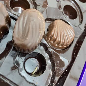 Ülker Çikolatasında Canlı Kurt Çıktı: Hijyen Skandalı Ve Sağlık Endişesi