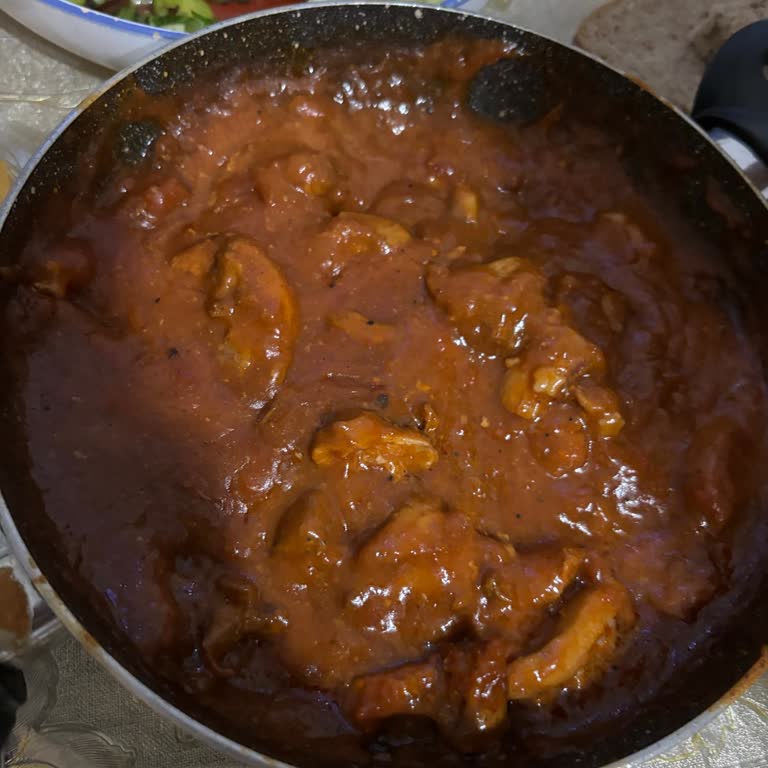 Çiğ Kalan Tavuk Ve Yanıltıcı Görsel İçin Para İadesi Talebi