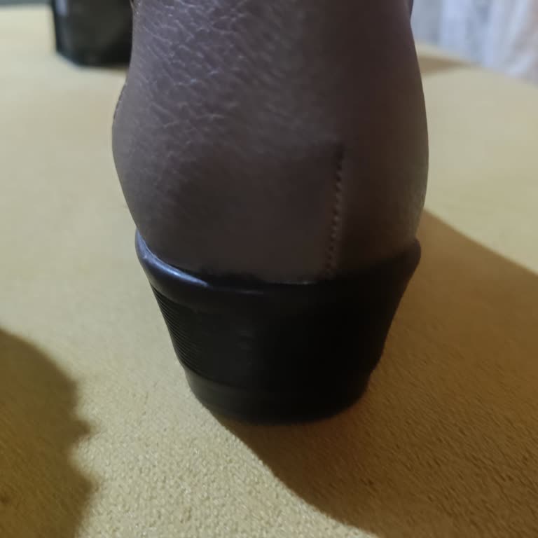 Ayakkabının Dikiş Sorunları Ve FLO'dan Aldığım Kaba Tutum