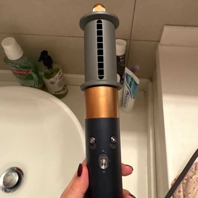 Garanti Kapsamında Çözülmeyen Isınma Ve Başlık Deformasyonu Nedeniyle Dyson Airwrap Değişim Talebi