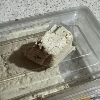 Körfeze Bağlı Hereke Şok Şubesinde Satın Alınan Koska Kakaolu Helvanda Kıl Çıktı