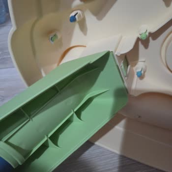 Dayanıksız Plastik Malzeme Nedeniyle Kırılan Aktivite Masası İçin Ücret İadesi Talebi
