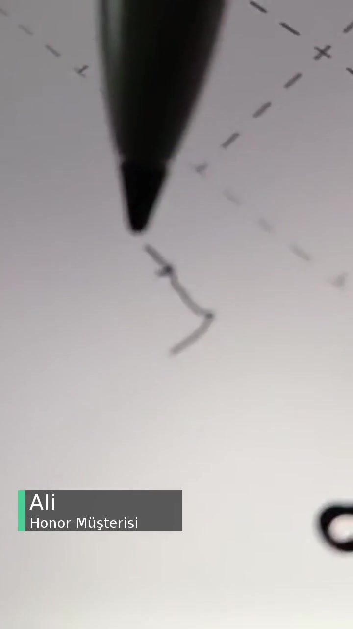 Honor Kalem Ekrana Değmeden Kendi Kendine Yazıyor! videonun kapak resmi