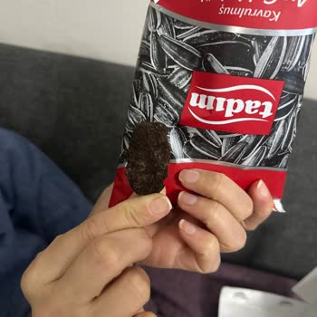 Tadım Çekirdeğinde Taş Büyüklüğünde Yabancı Cisim Ve Acı Tat