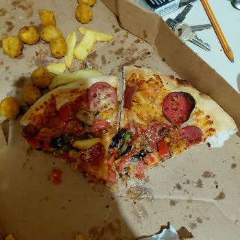 Pizza Malzemeleri Ve Sarımsaklı Ekmek Dilimleri Eksik Geldi