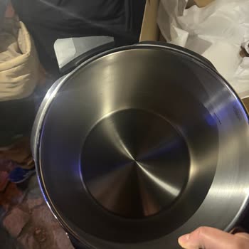 A101 Ekstra'da Eksik Garanti Belgeleri, Bandrol Ve Hasarlı Düdüklü Tencere