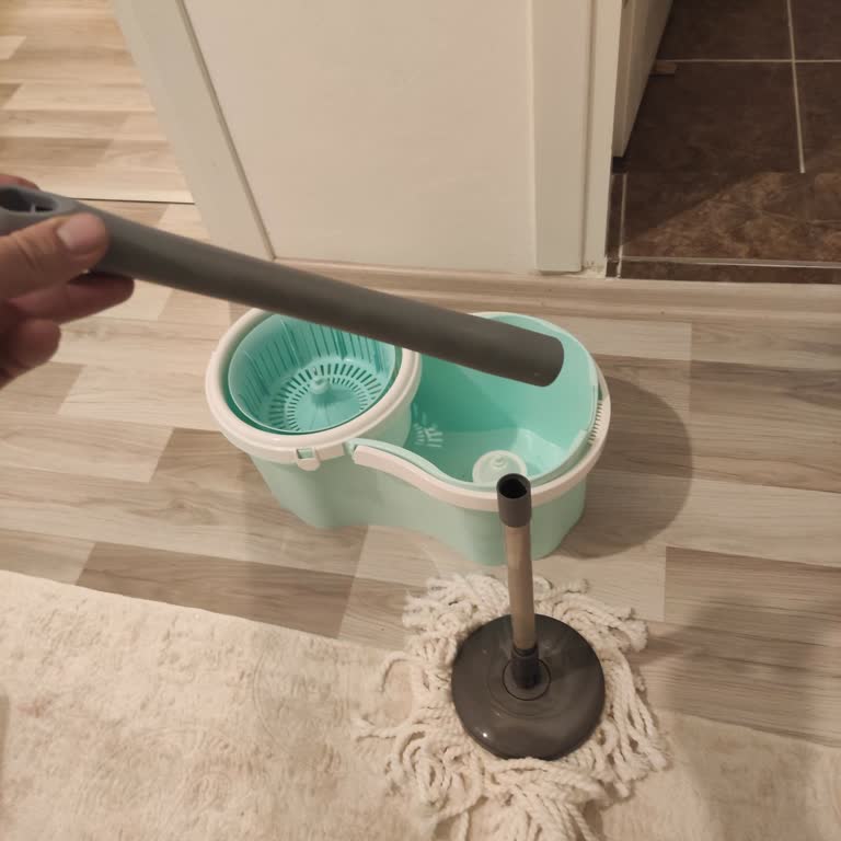 Eksik Vileda Sapı İçin Mağaza Yardım Reddetti