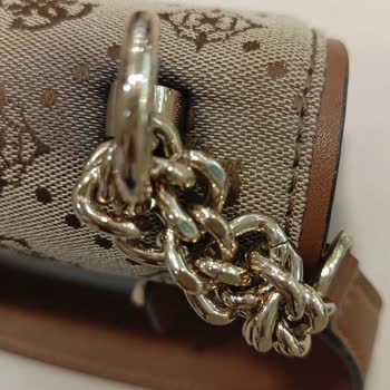 Boyner Ve Guess Ürünün Üretim Hatasını Kabul Etmeyerek Müşteriyi Mağdur Ediyor