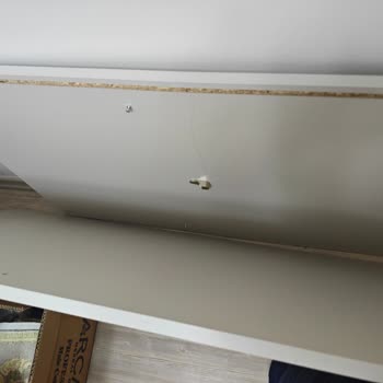 Alfemo Karabağlar’da Kırık Gardırop Ve Teslim Edilmeyen Zigon Sehpa