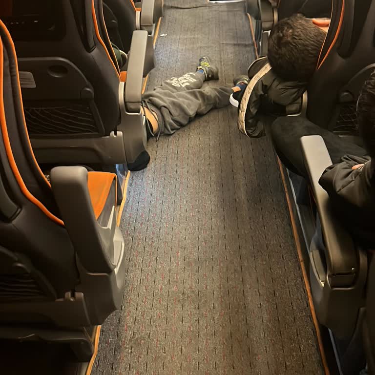 Kamil Koç Otobüsünde Hijyen Eksikliği Ve Temizlik İhmali