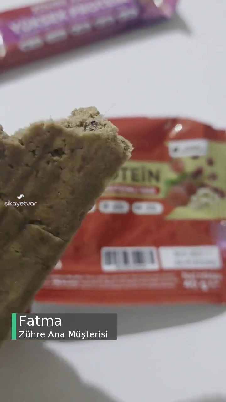 Zühre Ana Çilekli Kajulu Bar&nbsp; İçinden Uzunca Kıl Çıktı videonun kapak resmi