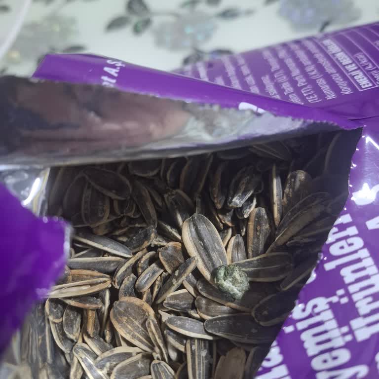 Şok Market Ay Çekirdeğinde Kuş Dışkısı Tespiti