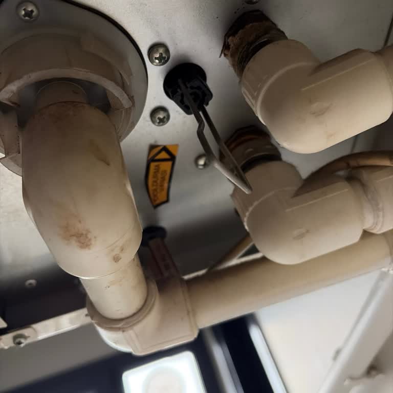 Doldurma Vanası Dönmüyor, Servis Erişimi Ve Ücret Konusunda Çözüm Talebi