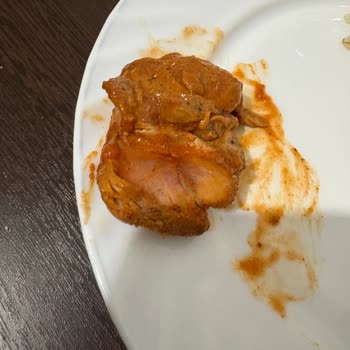 BİM Şubesinde Çiğ Tavuk Ürünü Satışı Tüketici Sağlığını Tehlikeye Atıyor