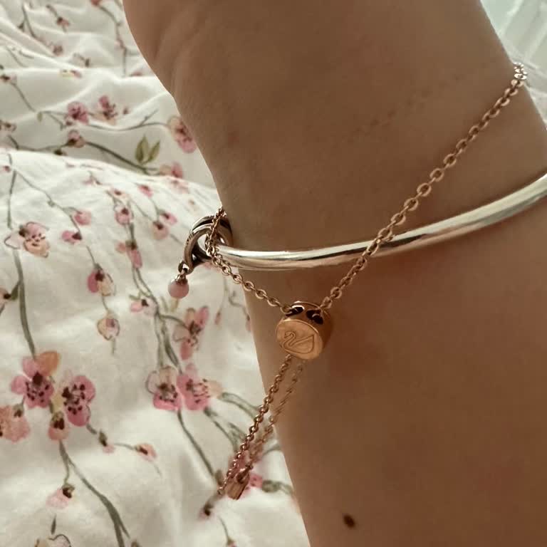 Swarovski Bileklik Kısa Sürede Koptu, Mağaza Yardımcı Olmadı Ve Mailime Cevap Gelmedi