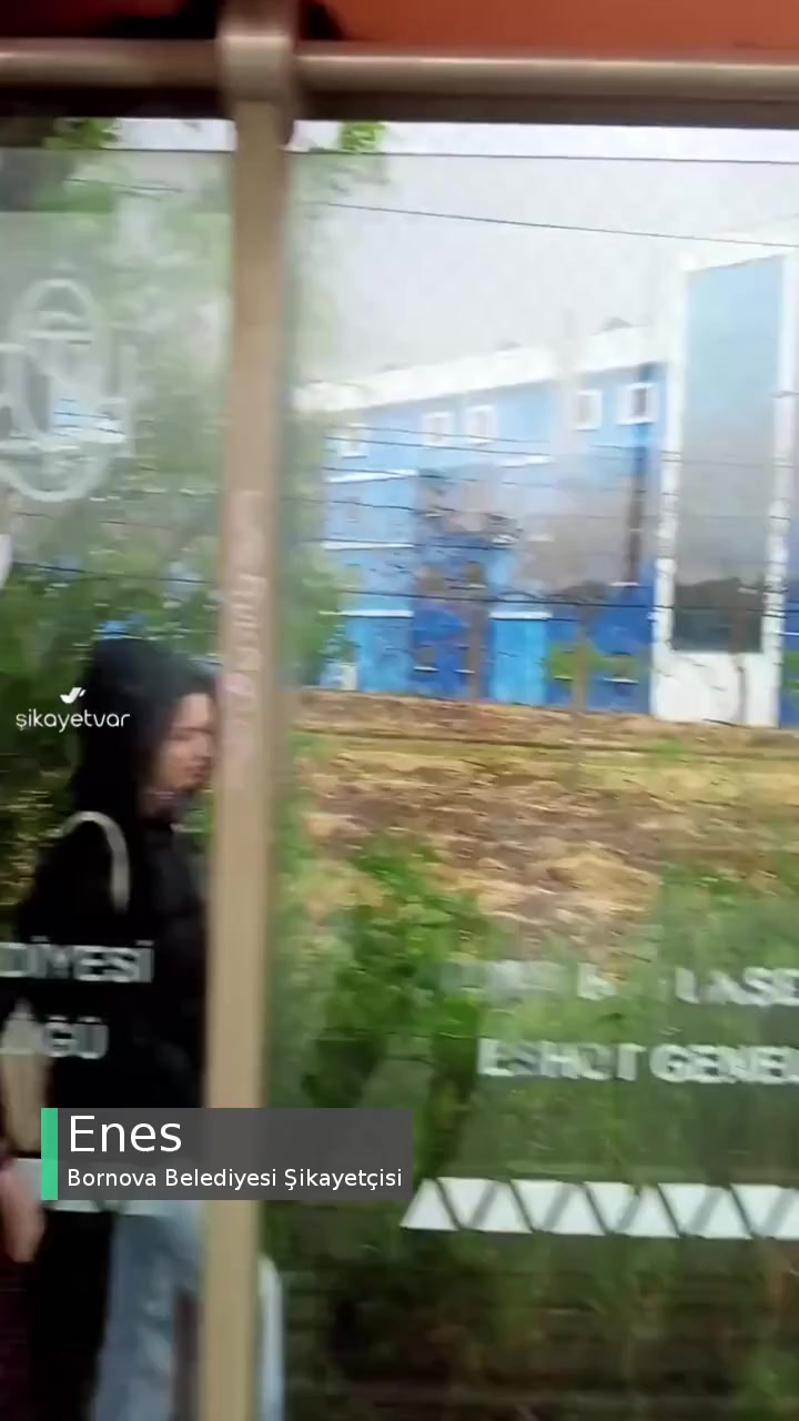 Bornova Belediyesi Yolda Biriken Suya Çözüm Bulunsun! videonun kapak resmi