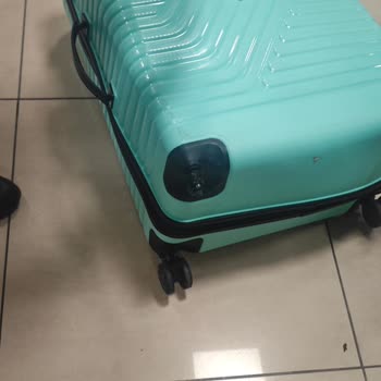 Kırılan Valiz İçin 2.000 TL Tazminat Ve Yeniden Değişim Talebi