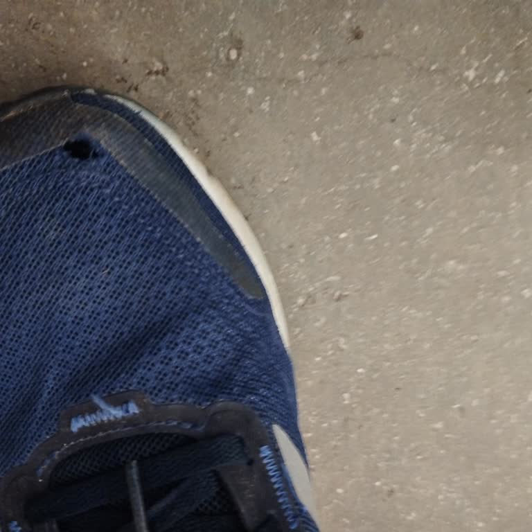 Burun Yırtığı Açan Adidas Ayakkabı İçin Üretim Hatası Değerlendirmesi Talebi