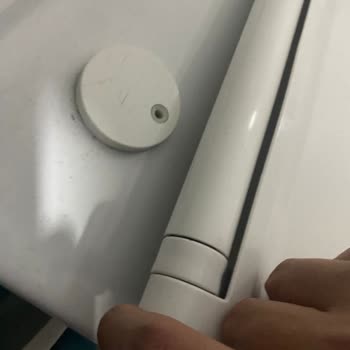 Bien Klozet Kapağı Vidaları Sürekli Kırılıyor Ve Yedek Parça Bulunamıyor