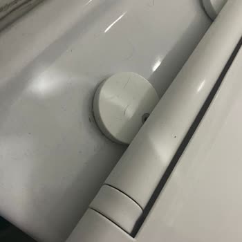 Bien Klozet Kapağı Vidaları Sürekli Kırılıyor Ve Yedek Parça Bulunamıyor