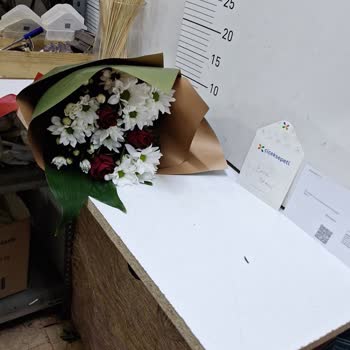 Çiçek Sepeti İlan Görseliyle Uymayan Çiçek Buketi Ve Çözüm Bekleyen Müşteri Hizmeti