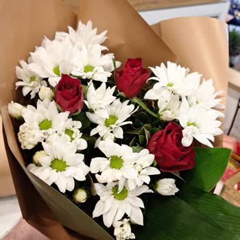 Çiçek Sepeti İlan Görseliyle Uymayan Çiçek Buketi Ve Çözüm Bekleyen Müşteri Hizmeti