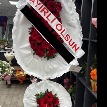 Görseldeki Çiçek Yoğunluğu Uyuşmayan Çelenk İçin İade Talebi