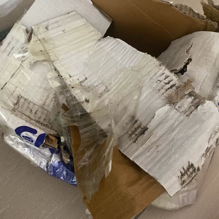 Ücretli Hediye Kutusu Sırılsıklam Ve Parçalandı, Açıklama Ve Tazminat Talebi