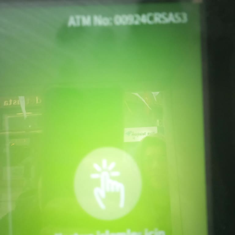 Garanti Bankası ATM'sinde Para Sıkışması Acil Hesaba Yansımıyor