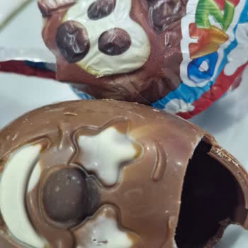 Oyuncaksız Sürpriz Yumurta İçinde Boş Çikolata Hayal Kırıklığı