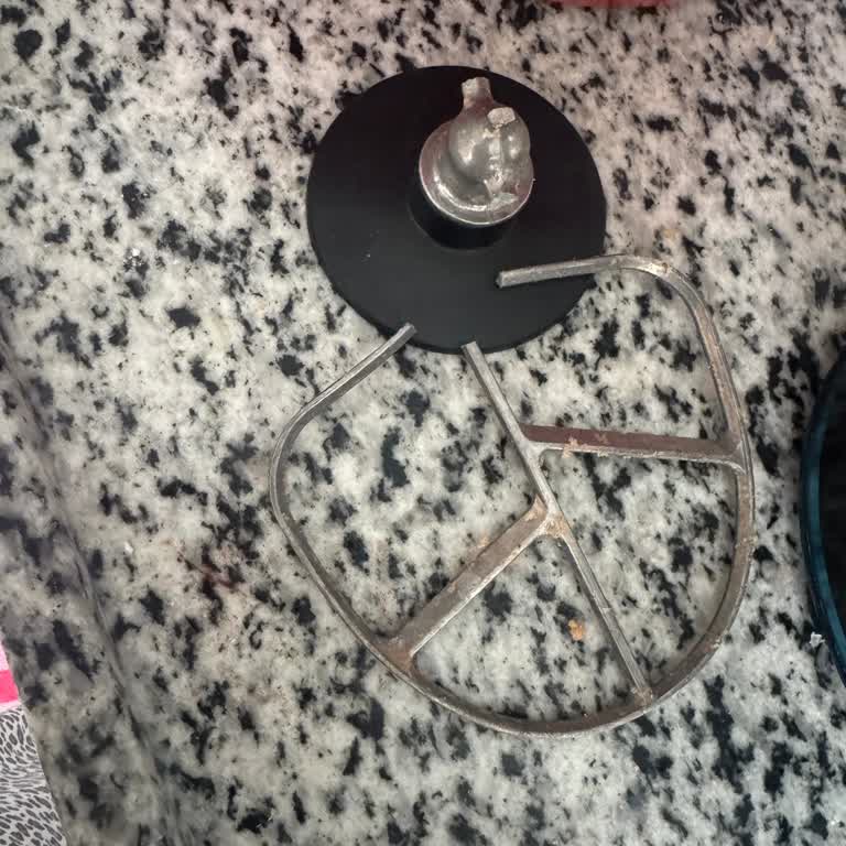 Garanti Süresi Altındaki Sinbo Hamur Makinesinde Kırılan Karıştırıcı Parçasının Bedelsiz Değişimi