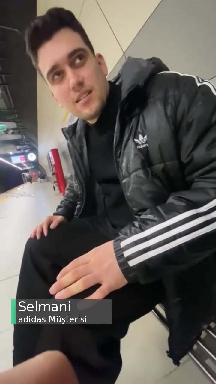 Aşırı Su Alan Adidas Mont videonun kapak resmi