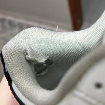 Ayakkabının Topuk Kısmı Ayrıldı, Mağaza İade Ve Değişim Talebini Reddetti