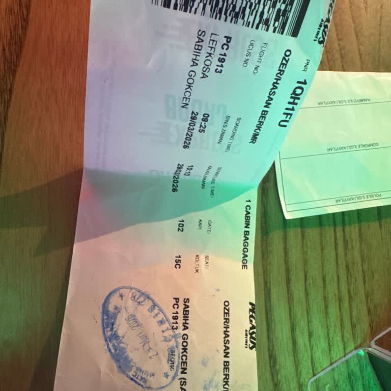 Uçuşumuz Ankara'ya Yanlış İndirildi, Yardım Ve İkram Eksikliğiyle Saatlerce Mahsur Kaldık