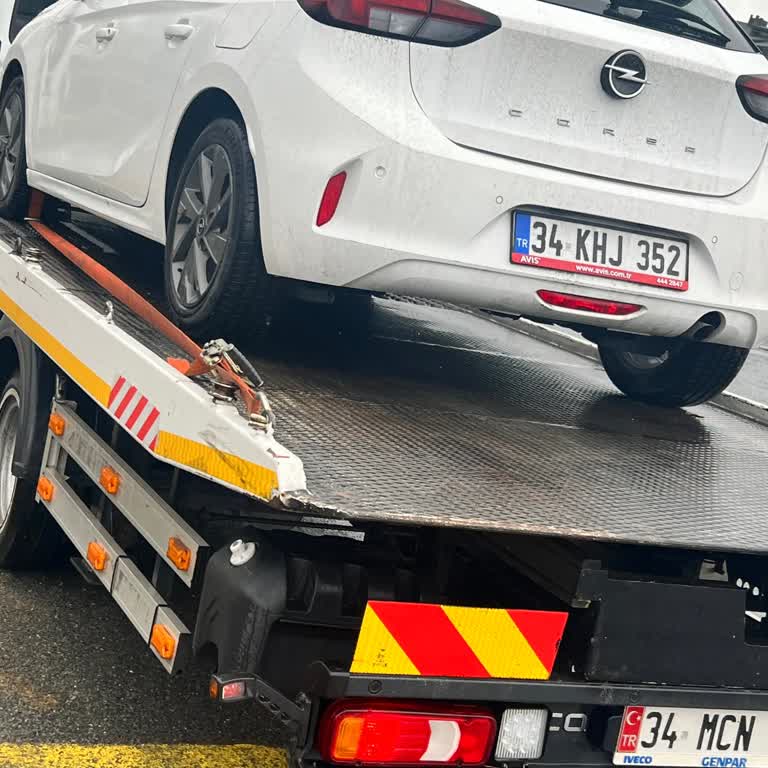 Avis’in Tekrarlayan Teknik Sorunlu Araçları Nedeniyle 1,5 Saat Yağmur Altında Bekleme Ve Mağduriyet