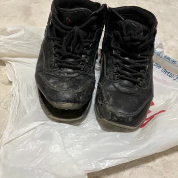 Polaris Çocuk Botunda Üretim Hatası: Fermuar Bozulması, Deri Atması Ve Taban Ayrılması