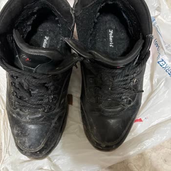 Polaris Çocuk Botunda Üretim Hatası: Fermuar Bozulması, Deri Atması Ve Taban Ayrılması