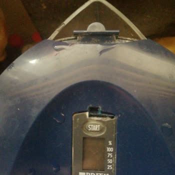 Brita Marella XL Sürahide Kırılan Kapak Ve Çalışmayan Gösterge Pili Nedeniyle Ücretsiz Kapak Talebi