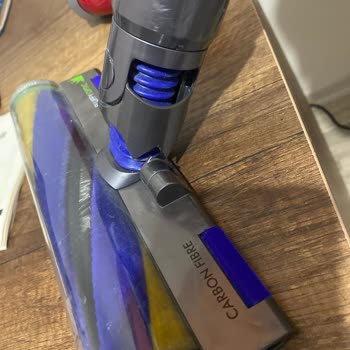 Dyson V15 Süpürgede Üretim Hatası Nedeniyle Kırılan Parçalar Ve Garanti Kapsamında Servis Talebi