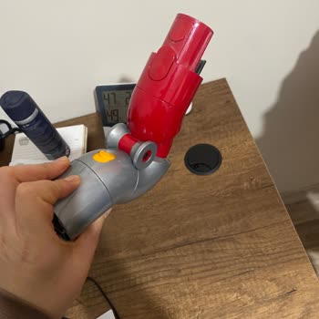 Dyson V15 Süpürgede Üretim Hatası Nedeniyle Kırılan Parçalar Ve Garanti Kapsamında Servis Talebi