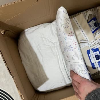 Ambalajsız Ve Hasarlı Pakette Hijyenik Olmayan Yastık Teslimatı