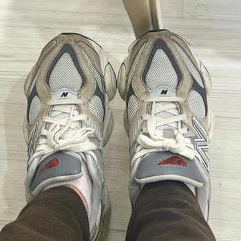 Sneaks Up'tan Alınan New Balance Ayakkabıda Üretim Hatası Ve Kalite Sorunu
