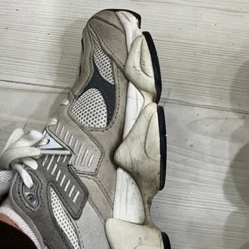 Sneaks Up'tan Alınan New Balance Ayakkabıda Üretim Hatası Ve Kalite Sorunu