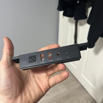 Corsair 3000d Airflow Kasa Power Tuşu Kırıldı Ve Yedek Parça Bulunamıyor