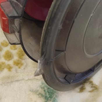 Hoover H-Free 100 Süpürge Kapağı Kırıldı, Çalışmıyor Ve Servis Yardımı Bulamıyor