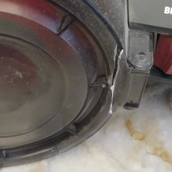 Hoover H-Free 100 Süpürge Kapağı Kırıldı, Çalışmıyor Ve Servis Yardımı Bulamıyor