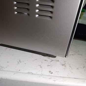 Bosch Midi Fırında Kılcal Çiziklerle Karşılaştım Sıfır Ürün Aldığıma Güvenim Sarsıldı