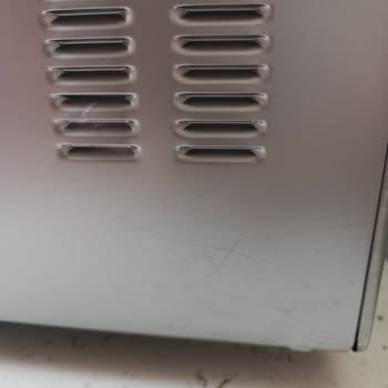 Bosch Midi Fırında Kılcal Çiziklerle Karşılaştım Sıfır Ürün Aldığıma Güvenim Sarsıldı