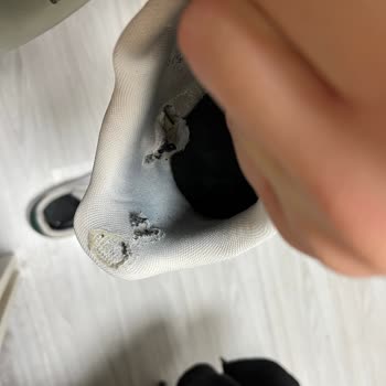 Hepsiburada'dan Aldığım Adidas Ayakkabı 6 Ay İçinde Kullanılamaz Hale Geldi, Satıcı Yanıtsız